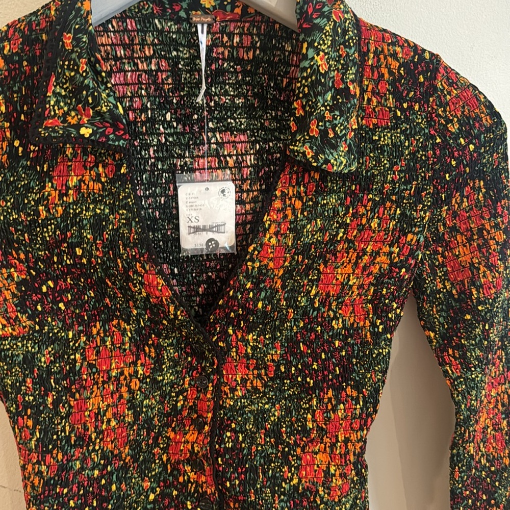 NWT Free‎ People Amelia Printed Blouse Top Size XS Smocked Bell Sleeves Floral - Picture 3 of 7